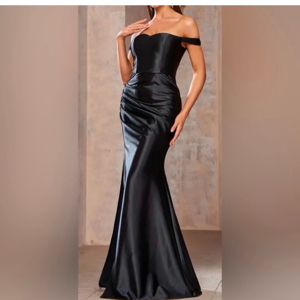 Elegant Black Off-Shoulder Evening Gown